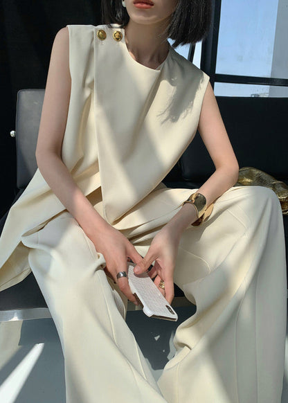 Well Tailored Pants with a Graceful Silhouette