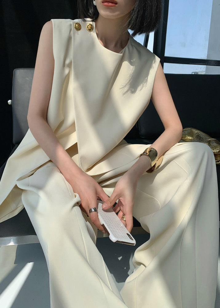 Well Tailored Pants with a Graceful Silhouette
