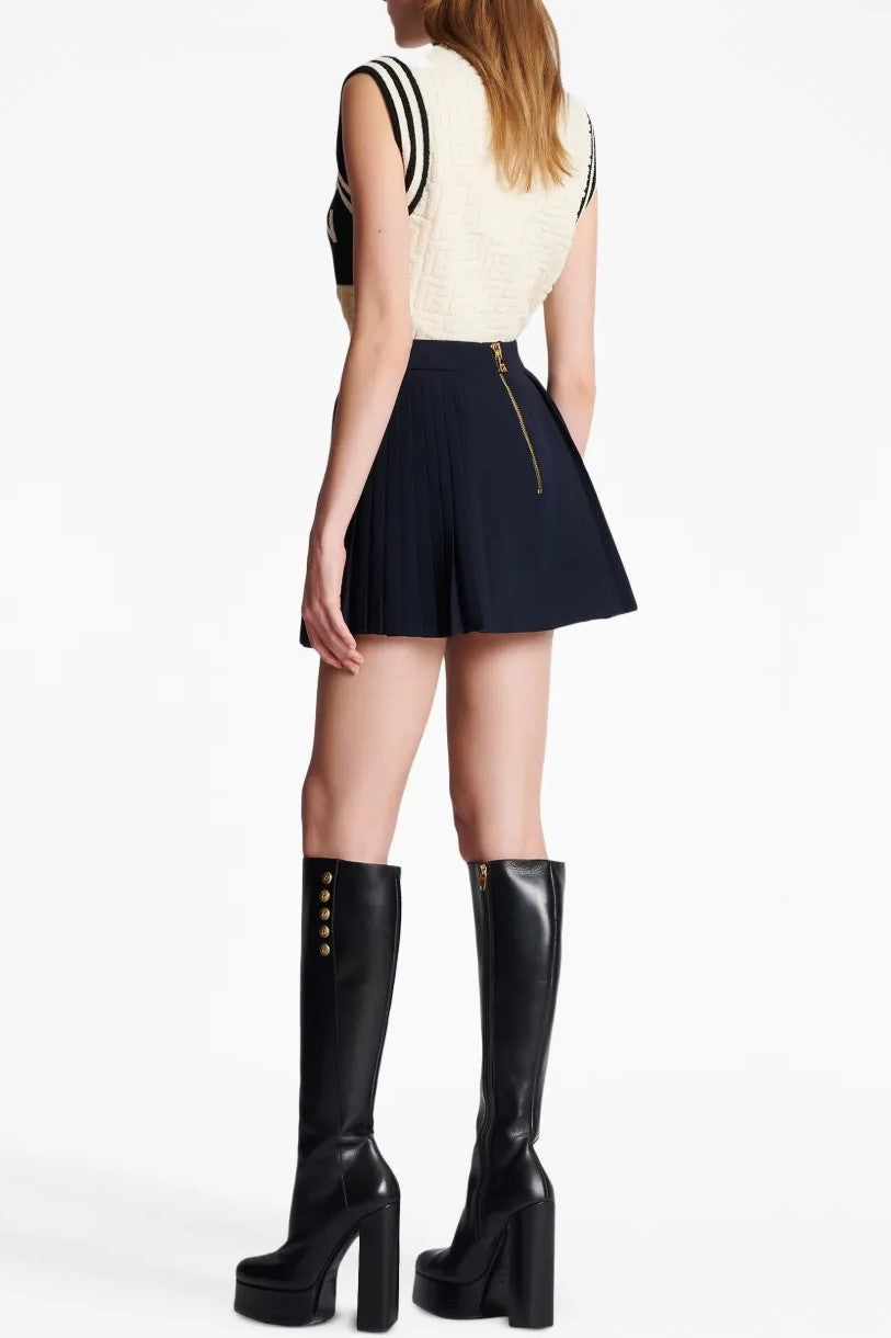 Well Tailored Garment with a Graceful Silhouette