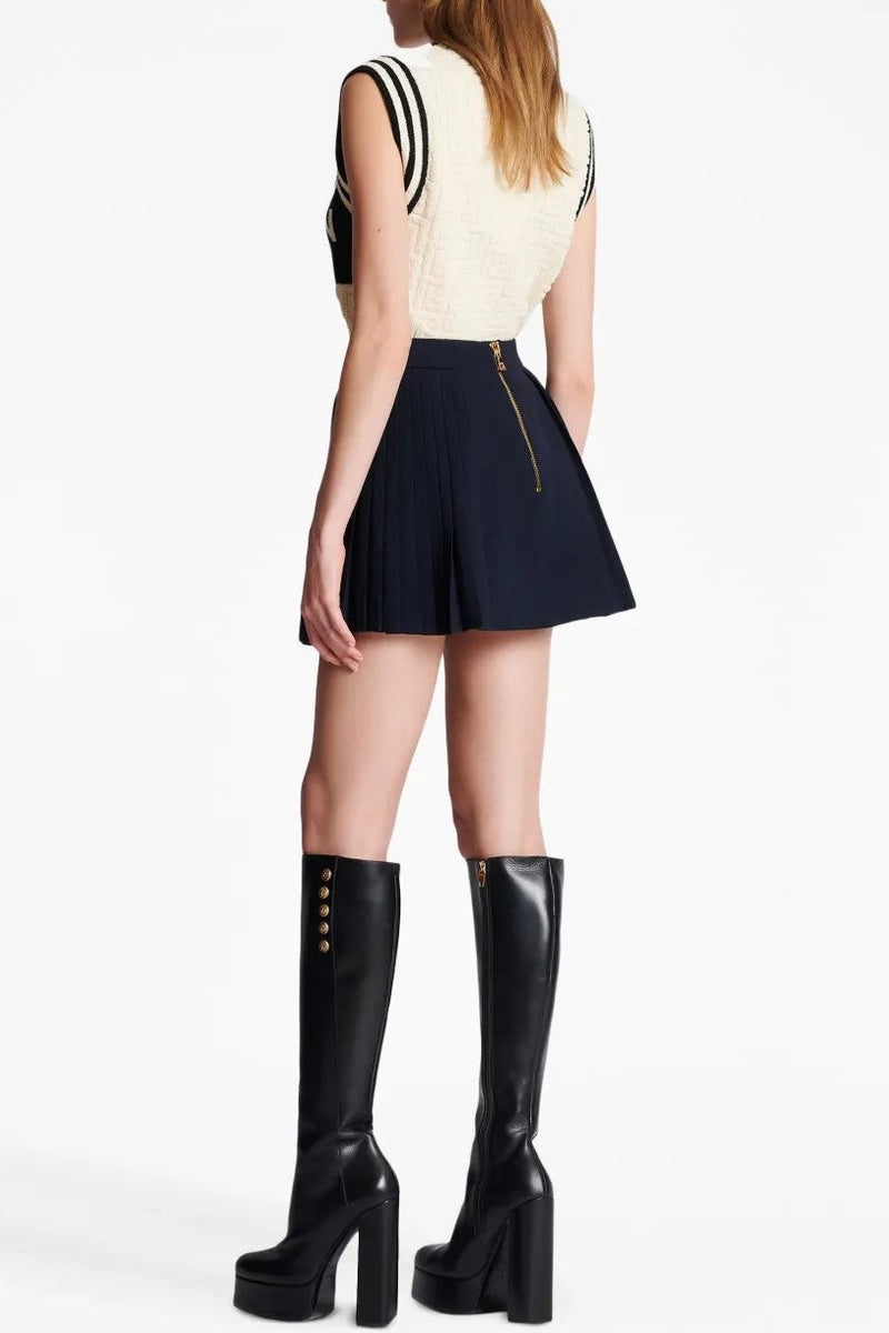Well Tailored Garment with a Graceful Silhouette