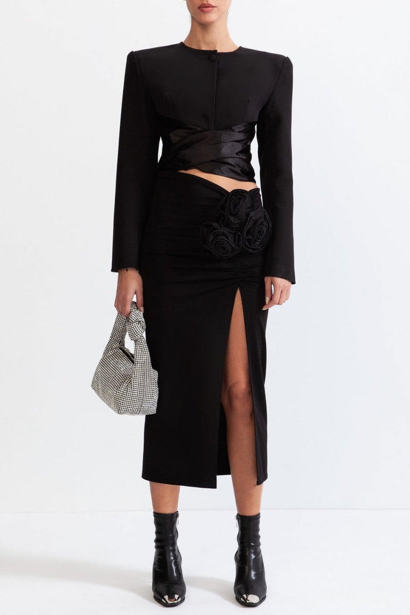 Effortlessly Elegant Garment with a Timeless Design
