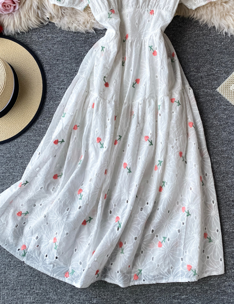 Beautifully Finished Dress in a Timeless Design