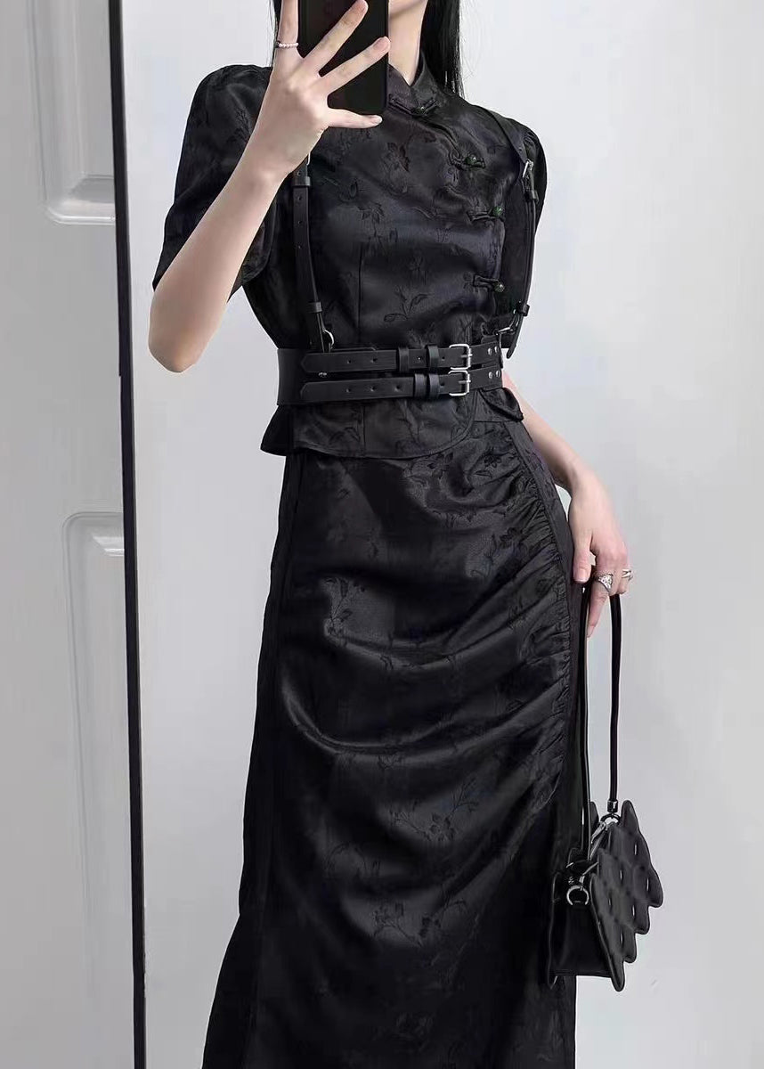 Effortlessly Elegant Top with a Timeless Design