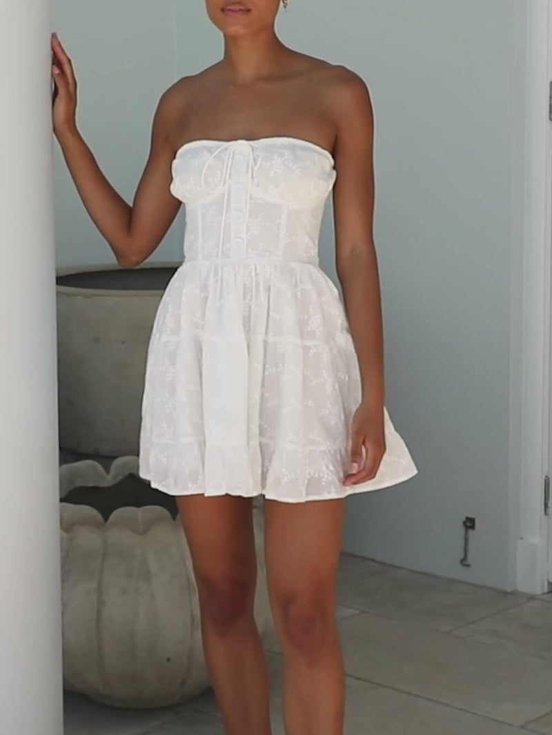 Beautifully Finished Dress in a Timeless Design