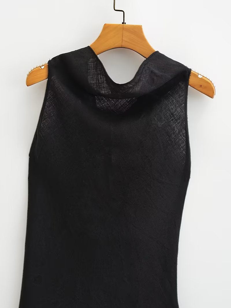 Well Tailored Top with a Graceful Silhouette