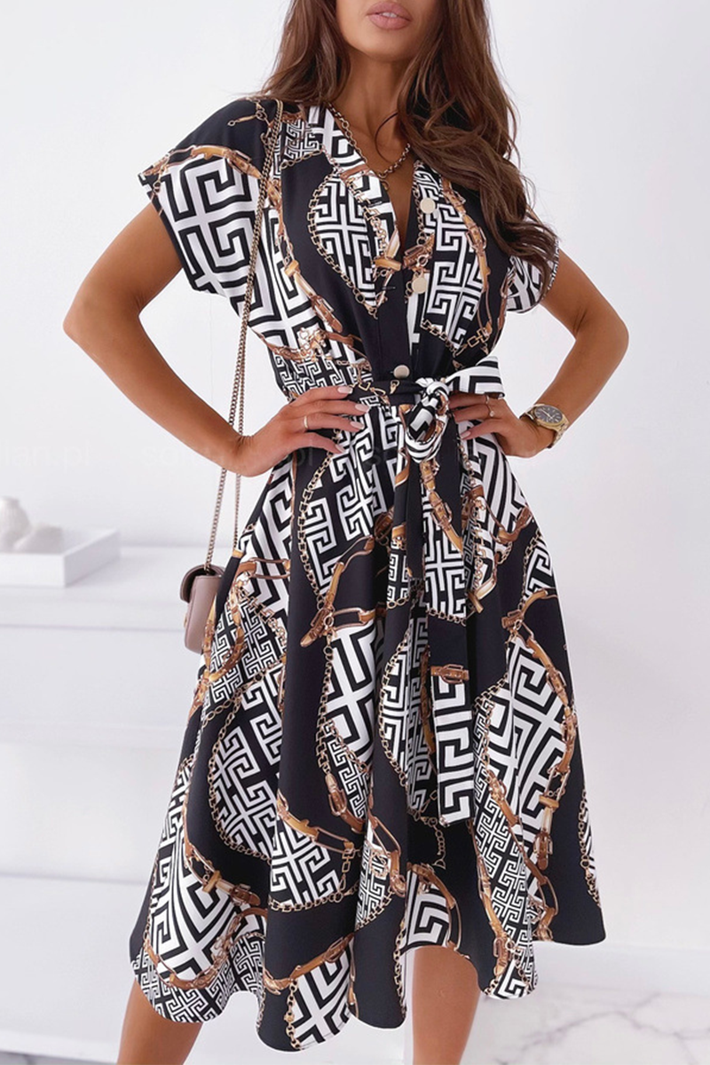 Classic Vintage Dress with a Flattering Fit