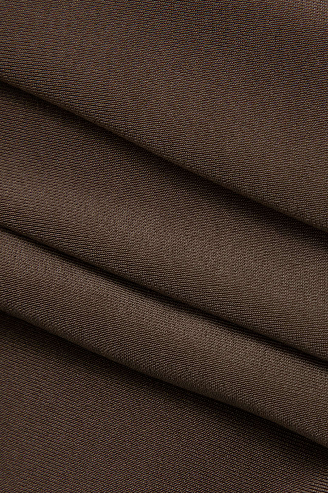 Beautifully Finished Top in a Timeless Design