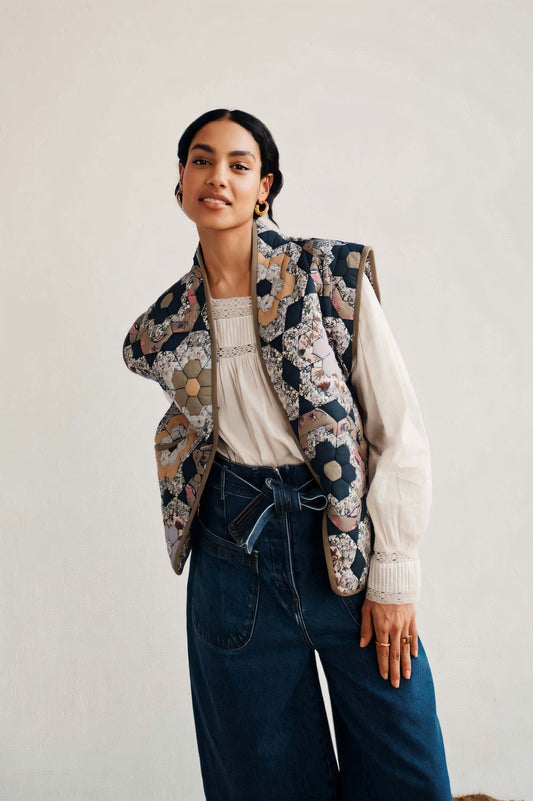 Effortlessly Elegant Jacket with a Timeless Design