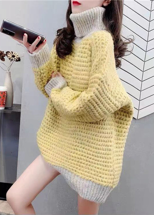 Classic Vintage Sweater with a Flattering Fit