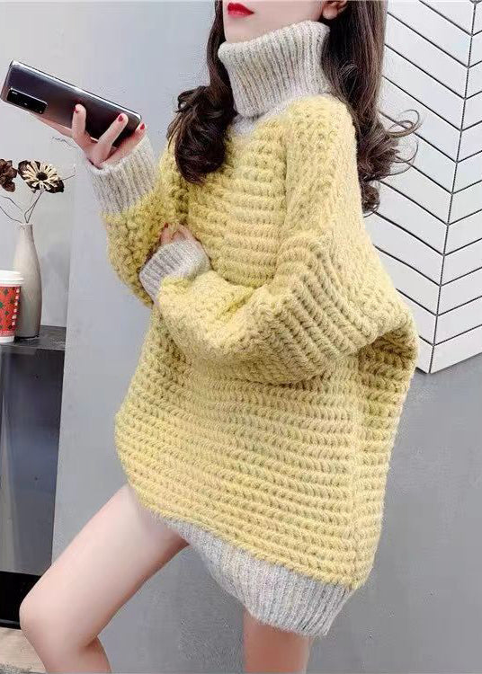 Classic Vintage Sweater with a Flattering Fit