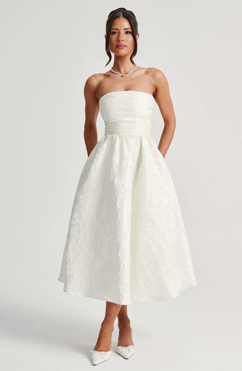 Classic Vintage Dress with a Flattering Fit