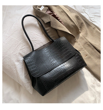 Sophisticated Bag with a Clean Classic Look