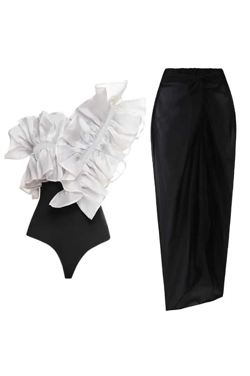 Effortlessly Elegant Swimsuit with a Timeless Design