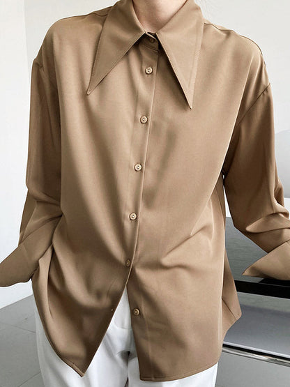 Sophisticated Blouse with a Clean Classic Look