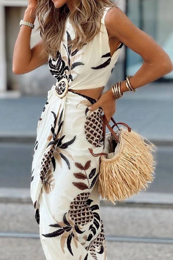 Gracefully Styled Dress for Any Occasion