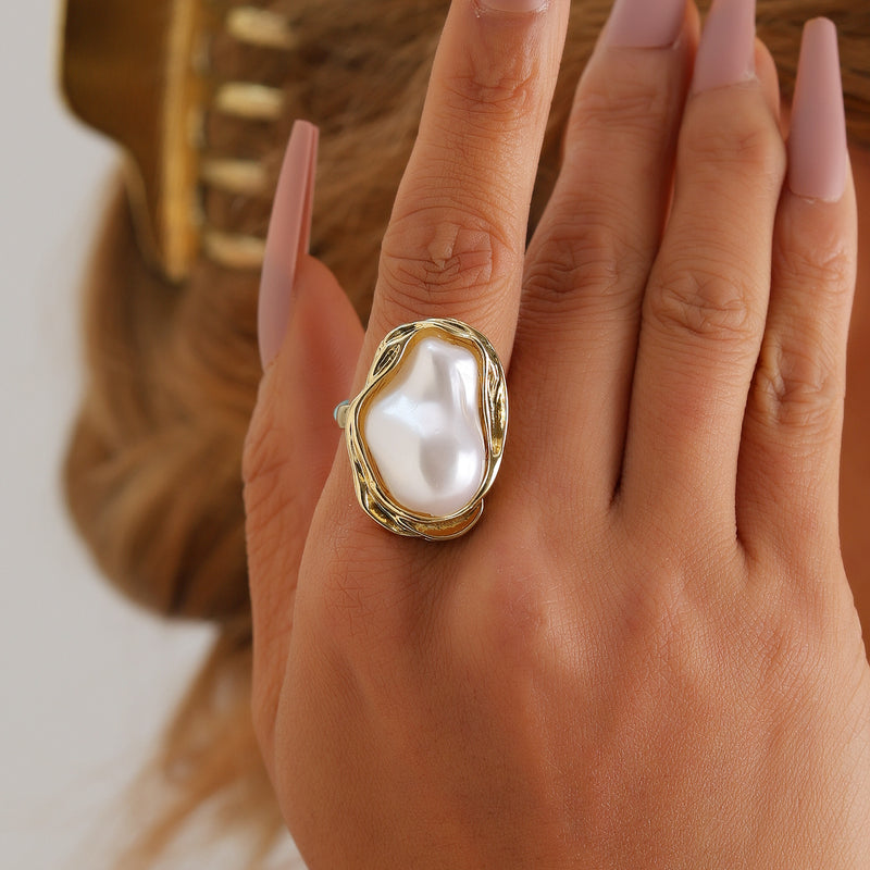 Gracefully Styled Garment for Any Occasion