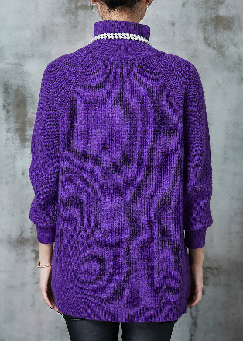 Classic Vintage Sweater with a Flattering Fit