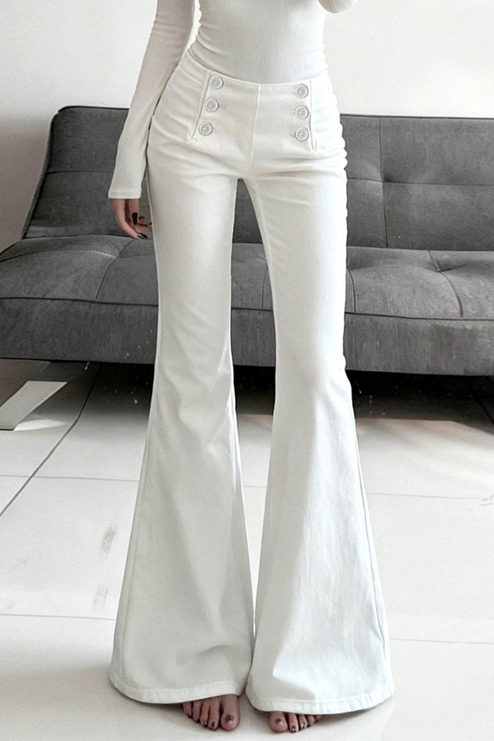 Well Tailored Garment with a Graceful Silhouette