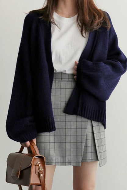Effortlessly Elegant Cardigan with a Timeless Design