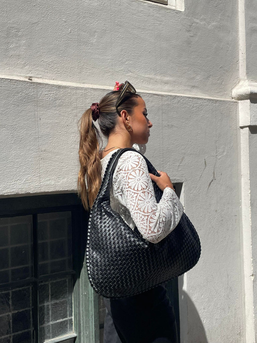 Classic Vintage Bag with a Flattering Fit