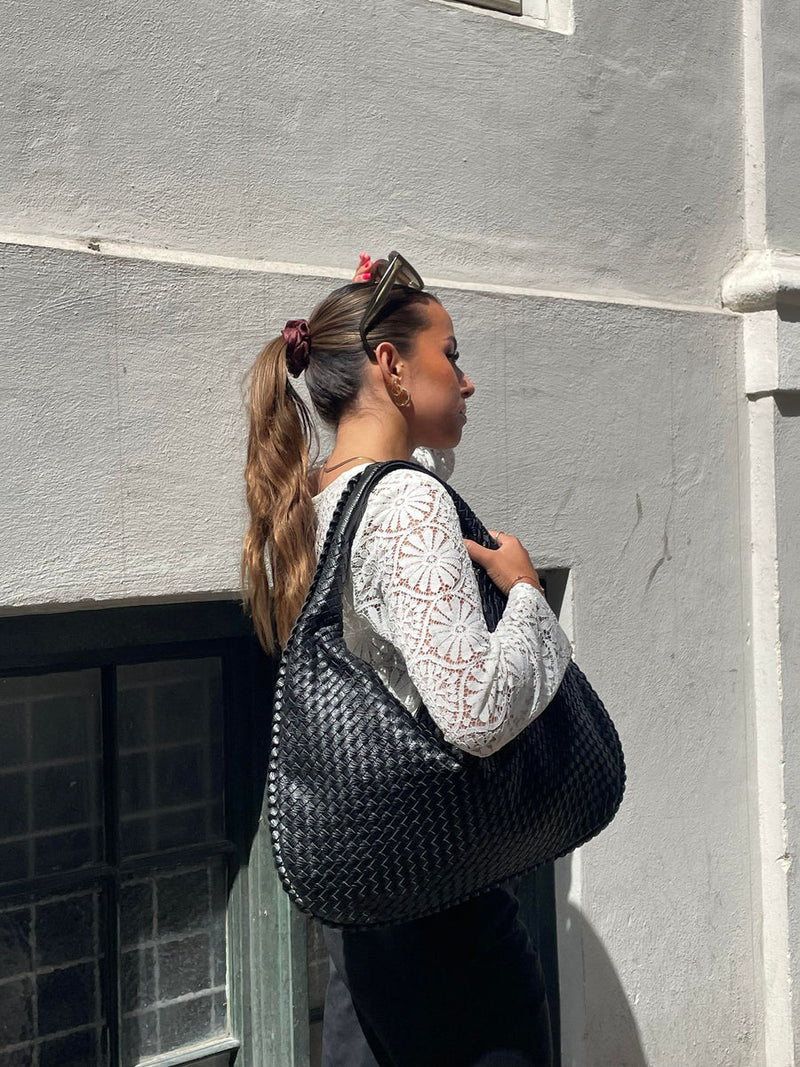 Classic Vintage Bag with a Flattering Fit