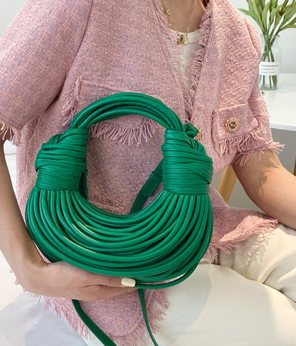 Gracefully Styled Bag for Any Occasion