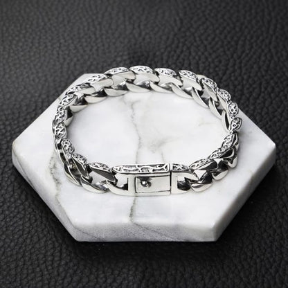 Beautifully Finished Garment in a Timeless Design