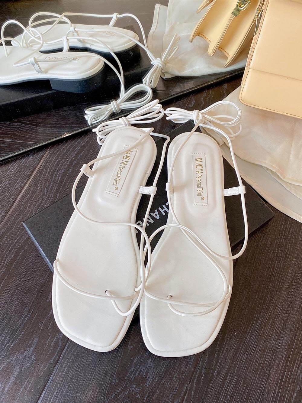 Effortlessly Elegant Sandals with a Timeless Design