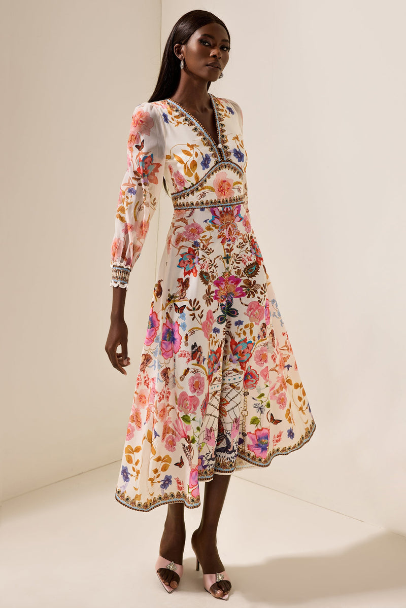 Classic Vintage Dress with a Flattering Fit