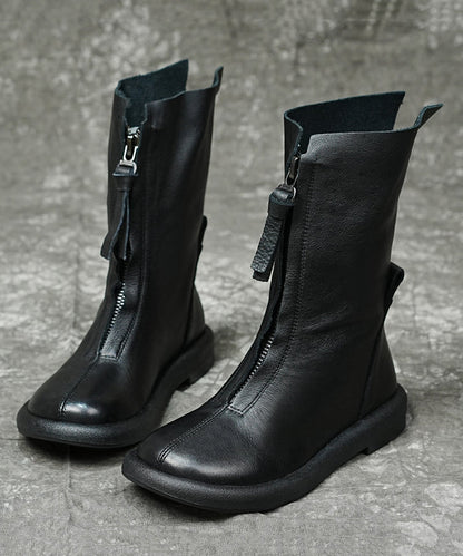 Effortlessly Elegant Boots with a Timeless Design
