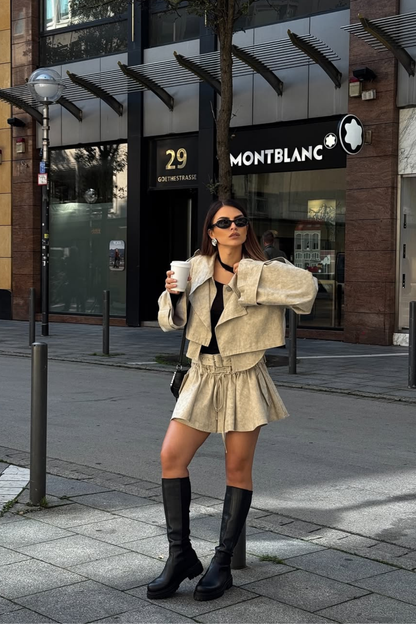 Sophisticated Garment with a Clean Classic Look