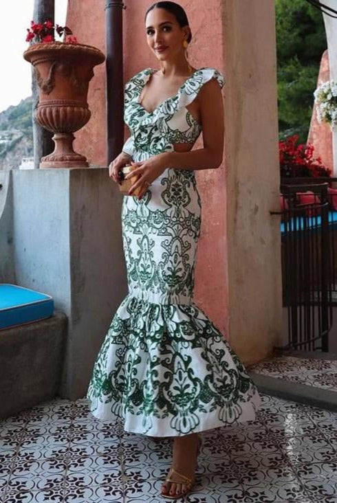 Beautifully Crafted Dress in a Classic Style