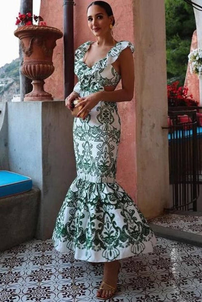Beautifully Crafted Dress in a Classic Style