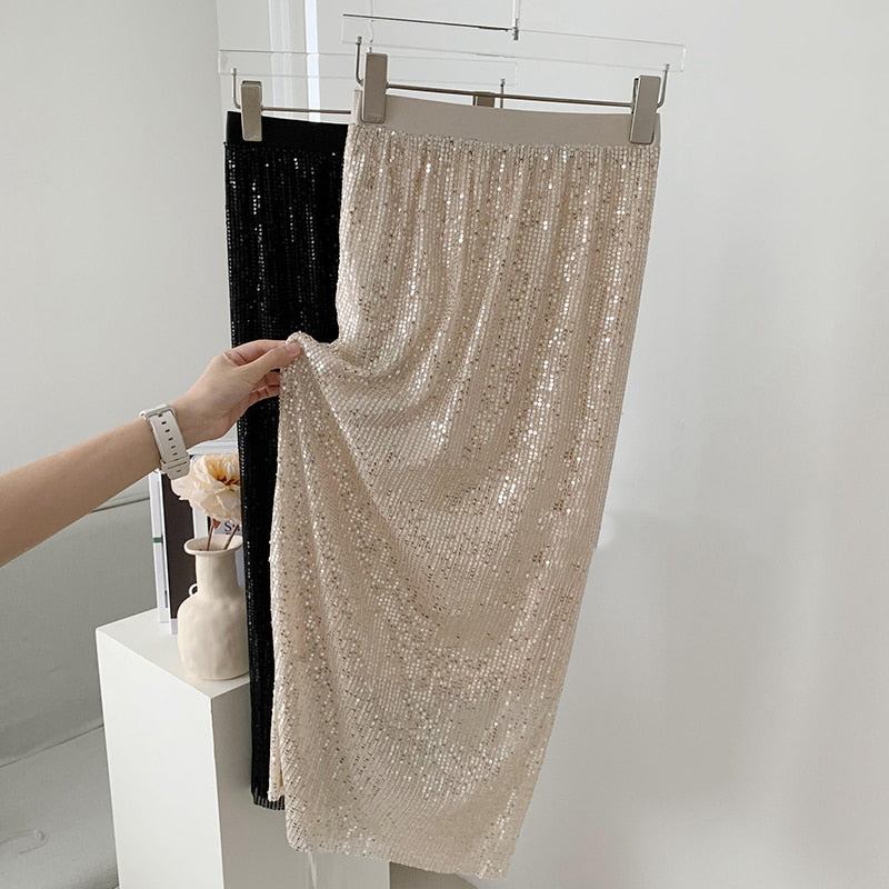 Well Tailored Garment with a Graceful Silhouette