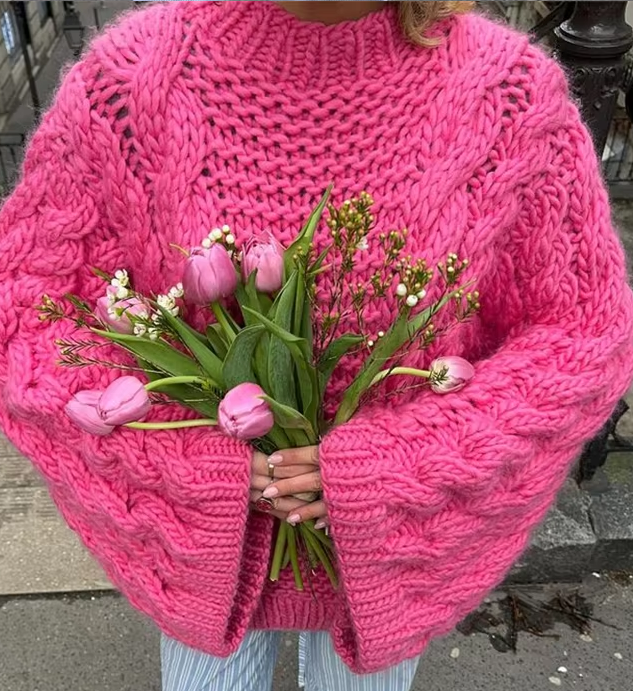 Effortlessly Elegant Sweater with a Timeless Design