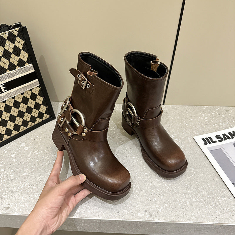 Beautifully Finished Boots in a Timeless Design