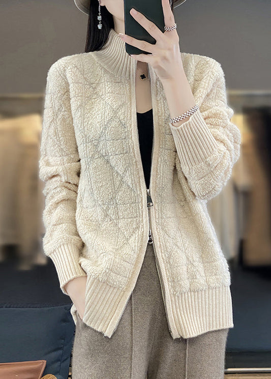 Beautifully Finished Coat in a Timeless Design