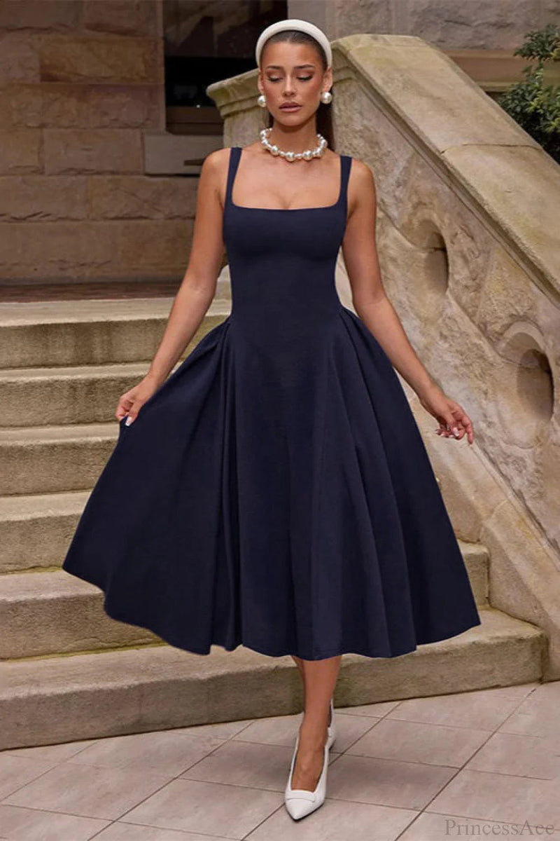 Well Tailored Dress with a Graceful Silhouette