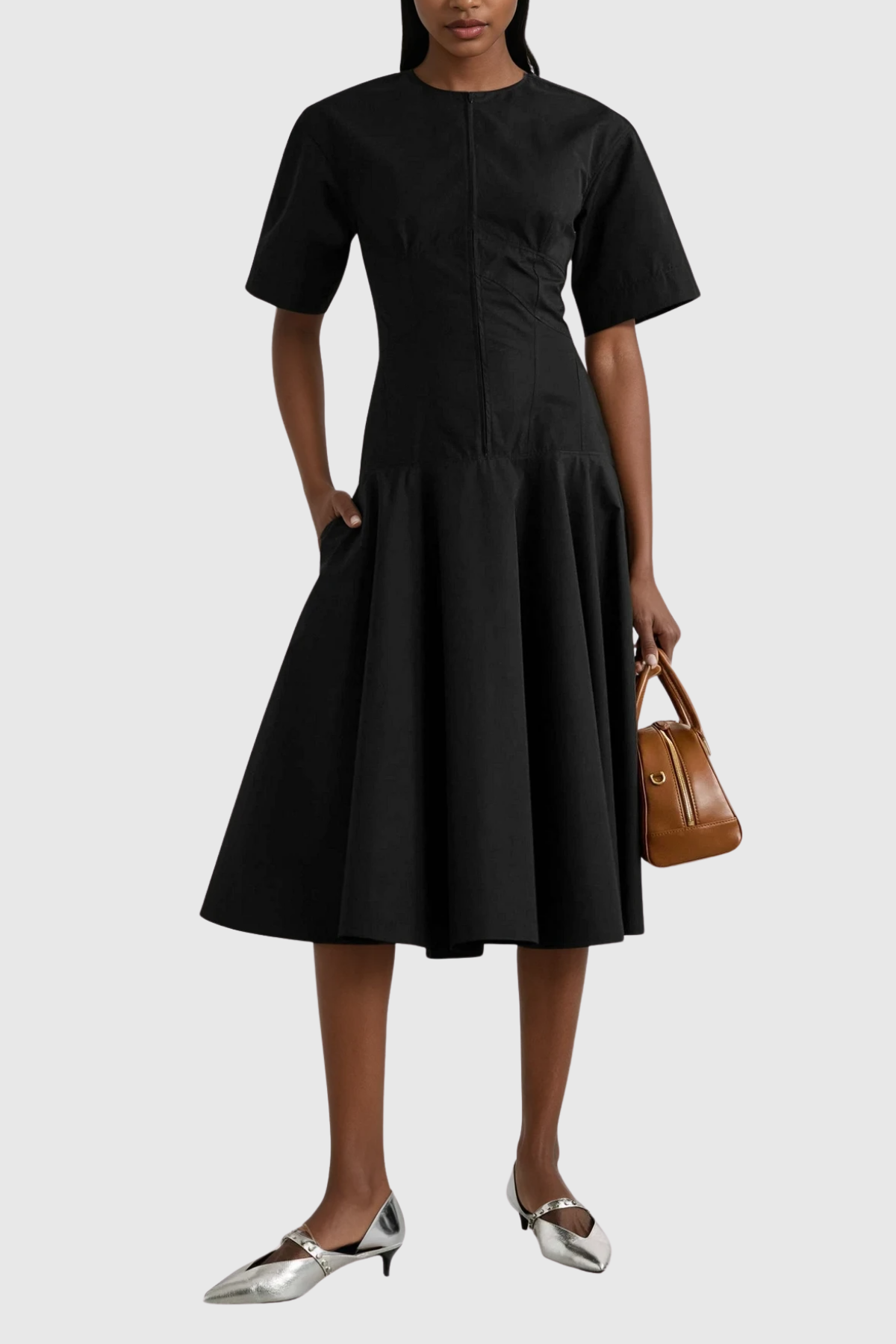 Effortlessly Elegant Dress with a Timeless Design