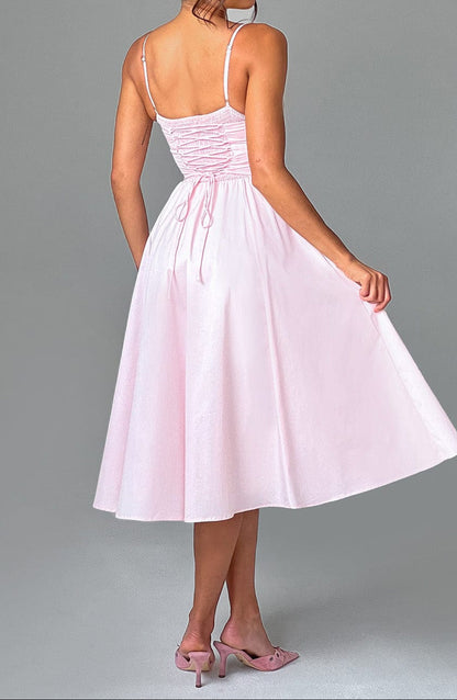 Classic Vintage Dress with a Flattering Fit