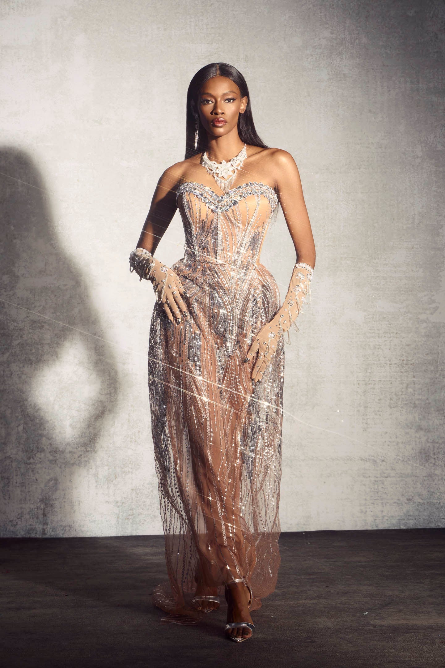Well Tailored Dress with a Graceful Silhouette