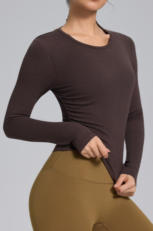 Well Tailored Top with a Graceful Silhouette