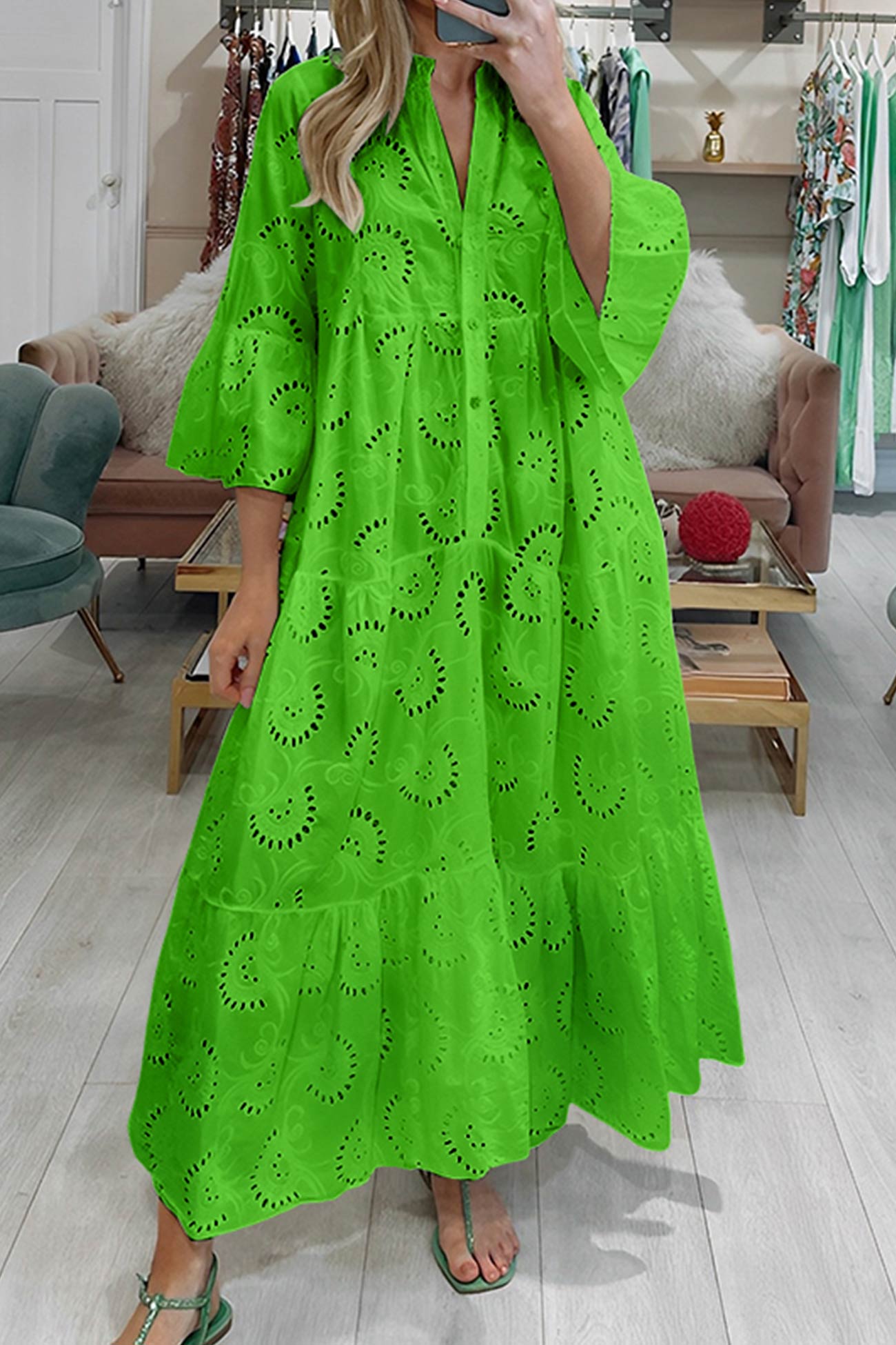 Classic Vintage Dress with a Flattering Fit