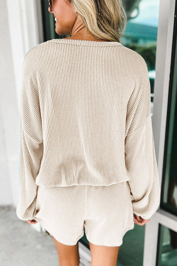 Well Tailored Top with a Graceful Silhouette