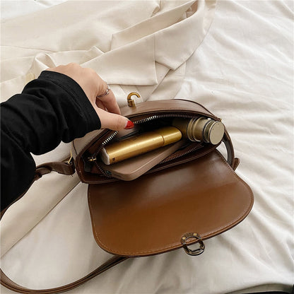 Polished Bag with an Effortless Classic Look