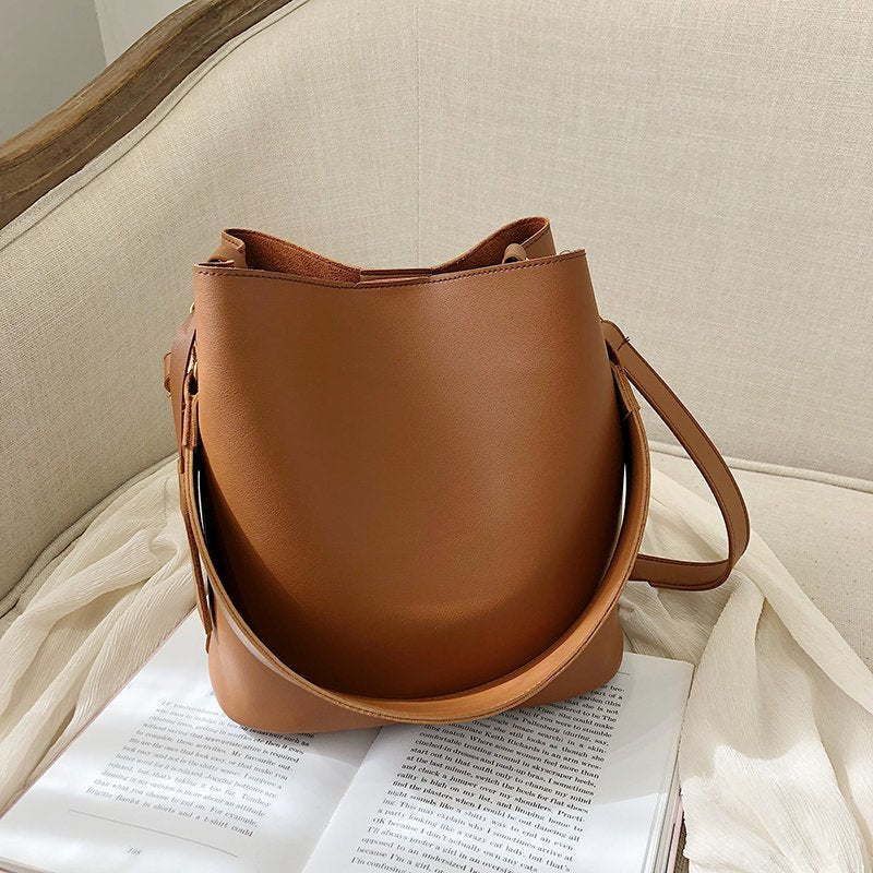 Polished Bag with an Effortless Classic Look