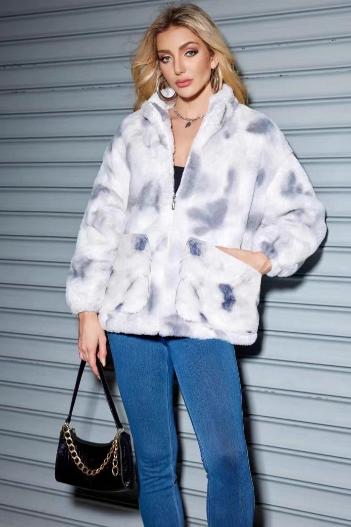 Well Tailored Coat with a Graceful Silhouette