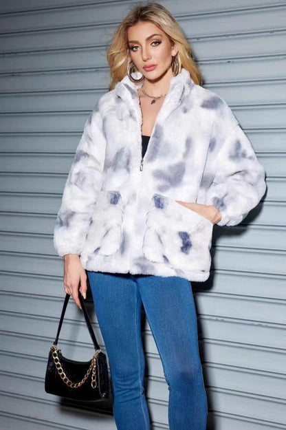 Well Tailored Coat with a Graceful Silhouette
