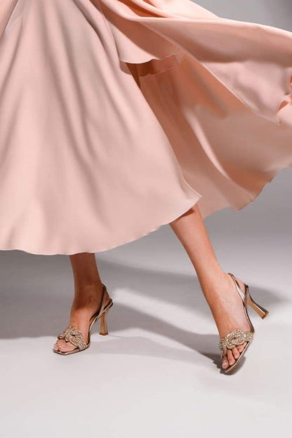 Polished Heels with an Effortless Classic Look