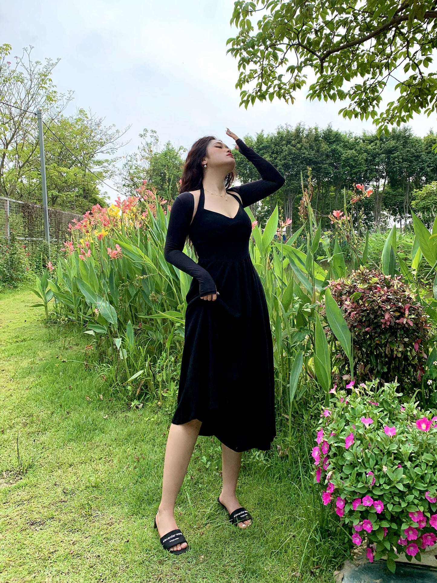 Well Tailored Dress with a Graceful Silhouette